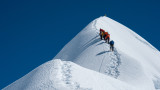  Седмина починали на Еверест поради запушване от хора край върха 