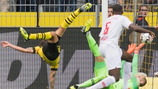 Аксел Витсел отбеляза един от головете за Борусия Дортмунд срещу Гройтер