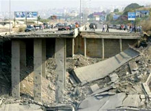 Израел бомбардира мостове в християнски ливански квартали