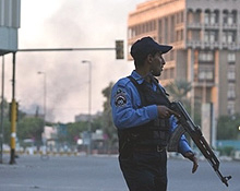 18 загинаха след експлозия на камион бомба в Багдад