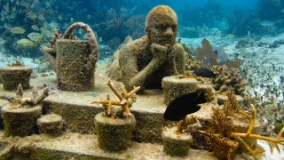 Музеят под вода в Мексико