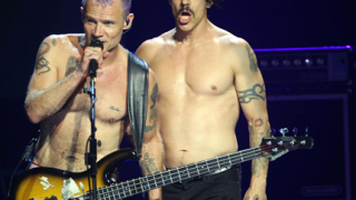 Местят концерта на Red Hot Chili Peppers заради слаби продажби