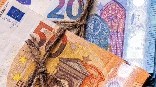 От 1 януари 2026 година еврото се превръща в официална