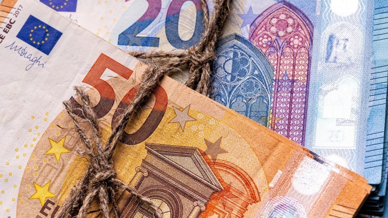 Какво ще се случи с бързите кредити след въвеждане на еврото догодина?