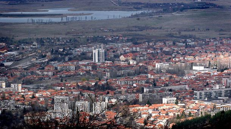 В Кюстендилската болница доставиха първия нов респиратор