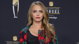 Кара Делевин е от жените които не се притесняват да