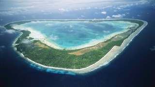 Китайска полиция работи в отдалечената островна страна Кирибати съседна