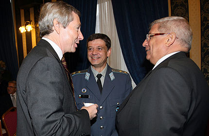 Оставаме в Афганистан до последно