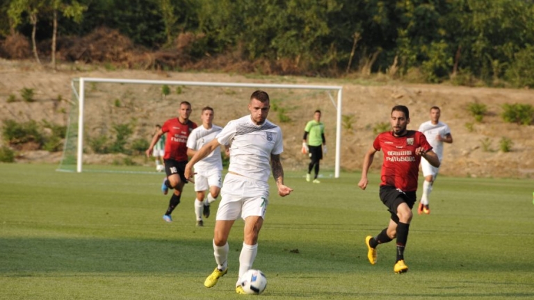 Алекс Колев ще продължи футболната си кариера в Полша