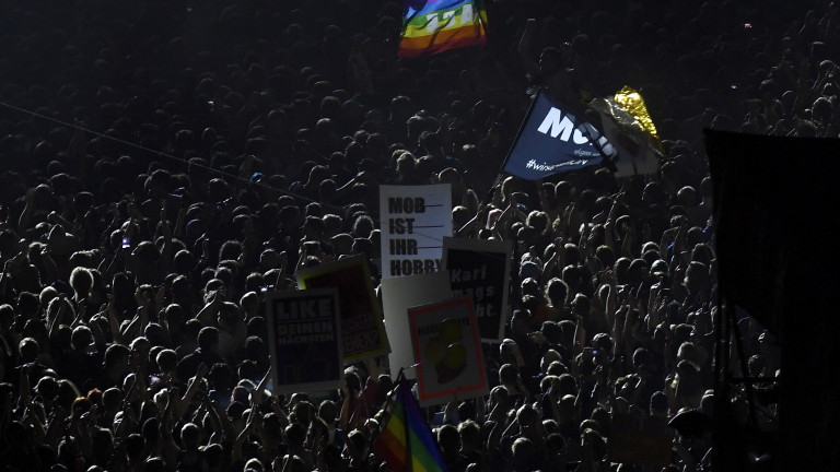 Концерт срещу ксенофобията в Хемниц събра 50-хилядна публика