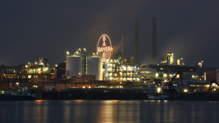 Сливането между германския фармацевтичен и химически гигант Байер и американската