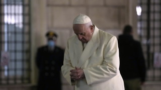Папата заклейми "каменните сърца" на безразличието към болката на мигрантите