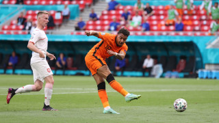 Дензъл Дъмфрис и Дониел Мален бяха сред звездите на Нидерландия