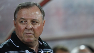 Бившият треньор на Славия Александър Тарханов е настанен в болница