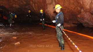 Спасяването в пещерата в Тайланд - на кино