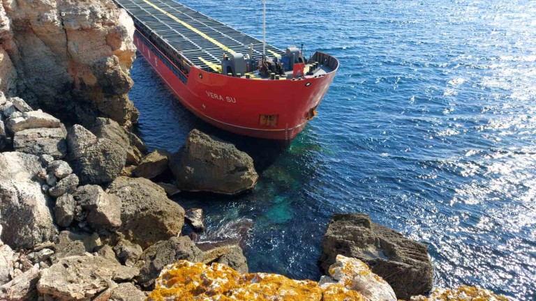 Засядането на товарния кораб край Камен бряг - заради неадекватно поведение на екипажа