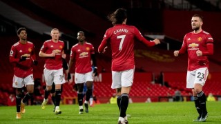 Няколко специалиста от треньорския щаб на Манчестър Юнайтед са се самоизолирали заради