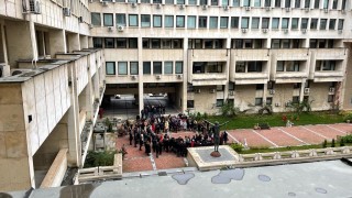 За двойно увеличение на заплатите на служителите на МВнР са