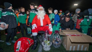 За втора поредна година дядо Коледа посещава клубната база на Нефтохимик