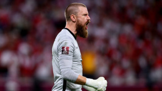 Тони Попович стартира с успех начело на Австралия след като