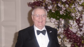 Уолтър Фриц Мондейл който е бил вицепрезидент при мандата на