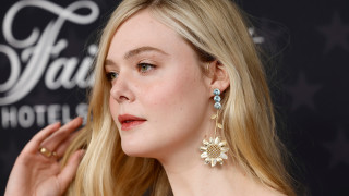 С всяка изминала година Ел Фанинг набира все по голяма скорост в