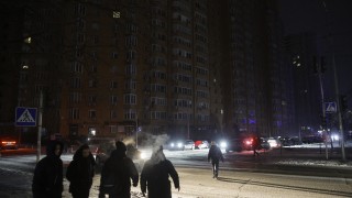 Аварийни прекъсвания на електрозахранването бяха въведени в няколко области на