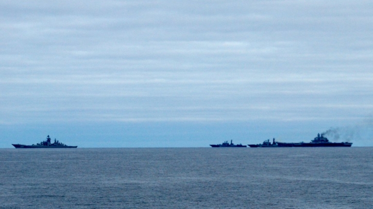 НАТО с морска мисия край Норвегия заради руски кораби