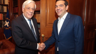 Гръцкият президент разпусна парламента