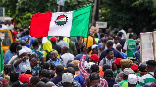 Профсъюзите в Нигерия протестират срещу скока на цените при новия президент