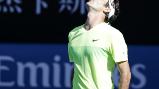 Федерер на полуфинал след здрава битка с испанец