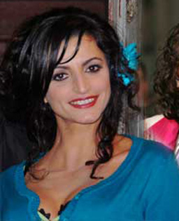 Нина Николина пее фолклорни песни и си почива на Карибите