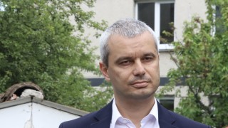 Цивилни полицаи задърхажа лидера на "Възраждане" Костадин Костадинов