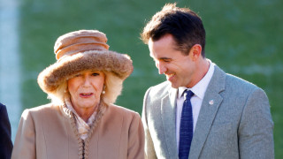 Един американец един канадец и един англичанин отиват да гледат