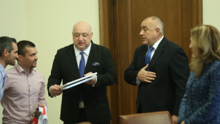 Премиерът Бойко Борисов се срещна с българския състезател по ски