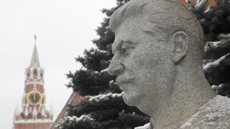 Защо култът към масовия убиец Сталин процъфтява