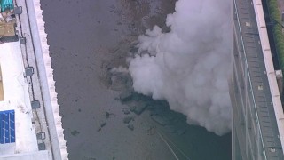 Авария отвори огромна яма на Бродуей
