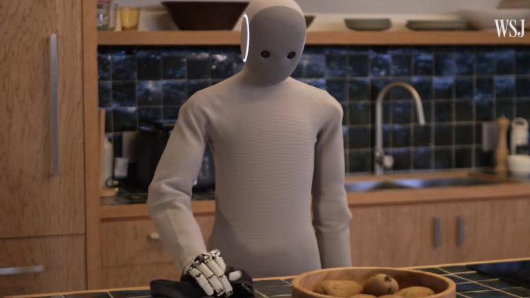 Първият домашен хуманоиден робот влиза в дома на клиентите си през 2026 г.