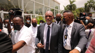 Във вторник Ариел Анри официално зае поста министър председател на Хаити