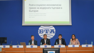 Продажбите на големите предприятия в търговията по цени на крайна