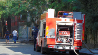 Пожар избухна в сграда в Благоевград съобщава БНТ Огънят е тръгнал
