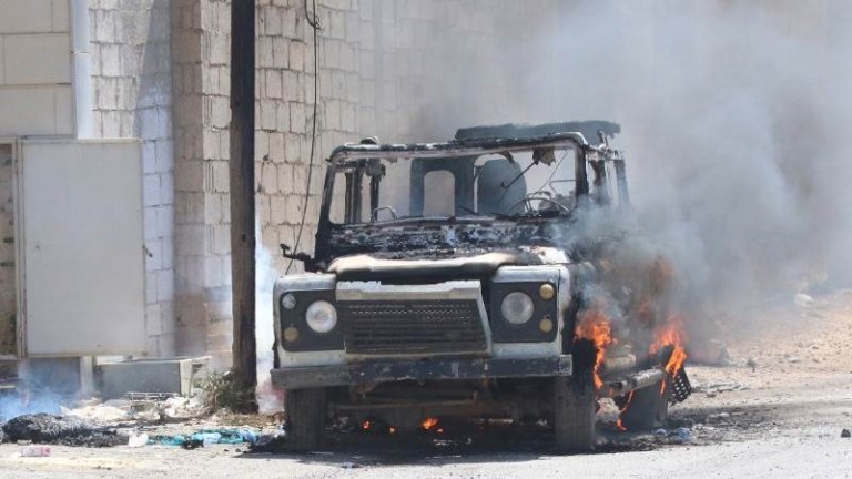 Най-малко 13 военни загинаха при бомбена атака в Дамаск