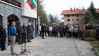 Румен Радев няма да уволнява шефа на НСО