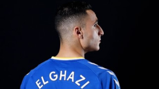 Евертън обяви подписването на халфа Ануар Ел Гази от Астън