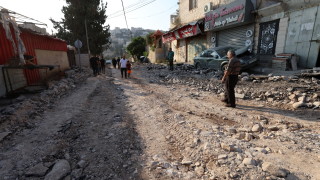 Седем палестинци бяха убити при израелска военна операция в град