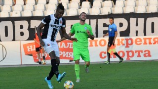 Агентът на защитника на Локомотив Пловдив Стивън Езе д р Ожоре