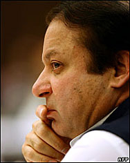 Помилваха пакистански премиер в изгнание  