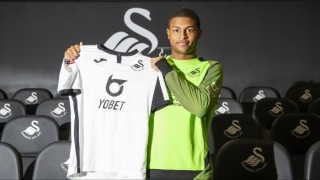 Ливърпул преотстъпи нападателя си Райън Брюстър на Суонзи до края