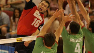 Национал тренира с младежите