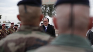 С действията си в Ирак предотвратяваме тероризъм във Франция, обяви Оланд в Багдад